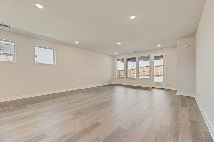 Spacious, unfurnished interior of a new home in Spiritas Ranch, Little Elm (Image 27).
