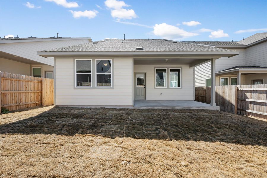 Representative images and renderings are for illustrative purposes. Actual structural options and design finishes of home may vary.