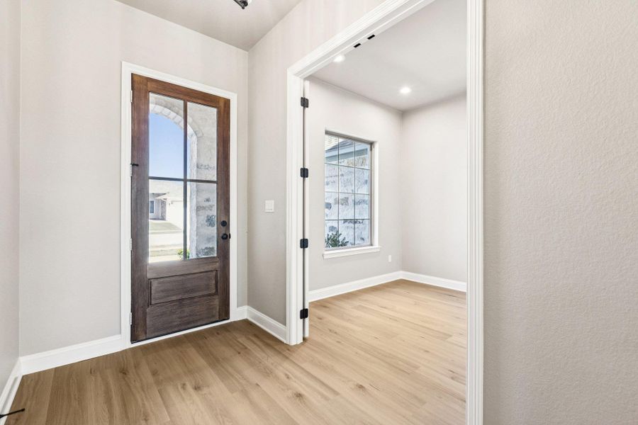 Spacious, unfurnished interior of a new home in Drake's Landing, Salado (Image 22).