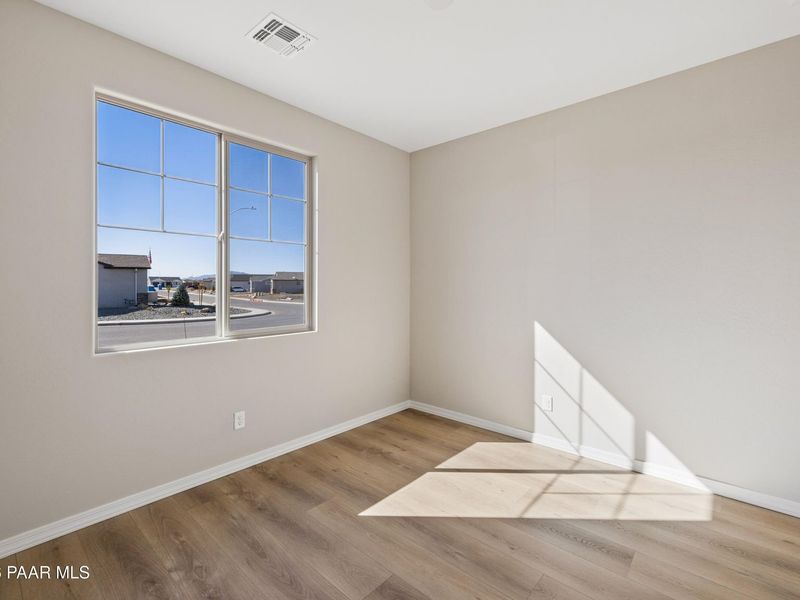 Spacious, unfurnished interior of a new home in North Ridge at Pronghorn Ranch, Prescott Valley (Image 30).