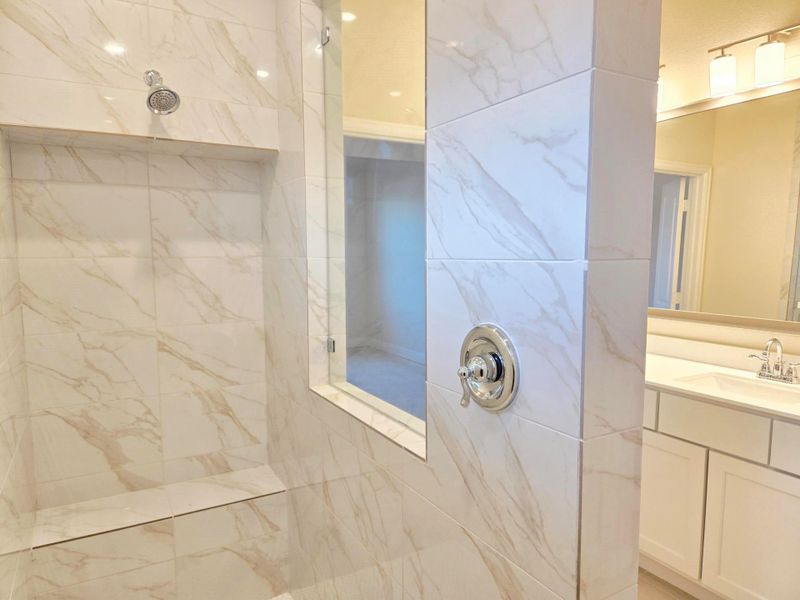 Close-up of interior finishes inside a home in Sienna 40', Missouri City (Image 3).