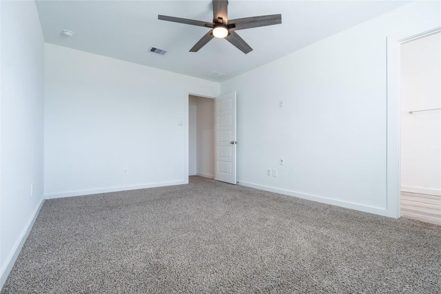 Spacious, unfurnished interior of a new home in City Gate, Houston (Image 30).