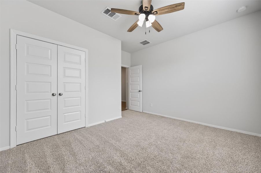 Spacious, unfurnished interior of a new home in , Tomball (Image 26).