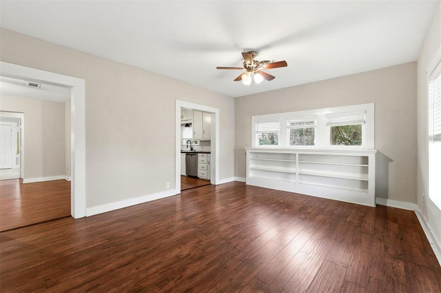 Spacious, unfurnished interior of a new home in , Cleburne (Image 14).