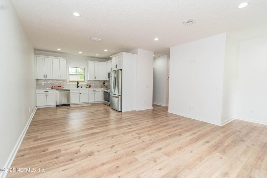 Spacious, unfurnished interior of a new home in , Glen St. Mary (Image 24).