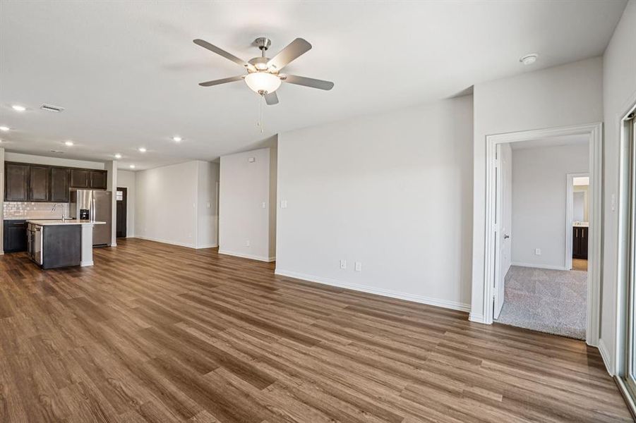 Spacious, unfurnished interior of a new home in Windmore, Princeton (Image 33).