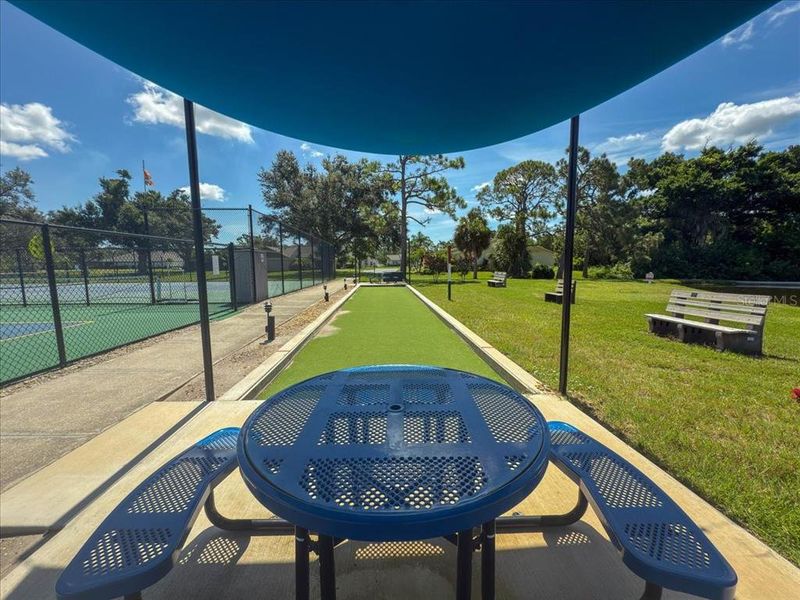 Community amenities in , Englewood (Image 34).