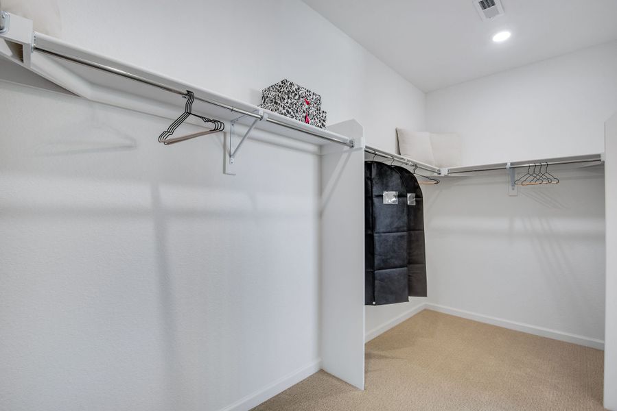 Spacious, unfurnished interior of a new home in Reunion, Commerce City (Image 19).