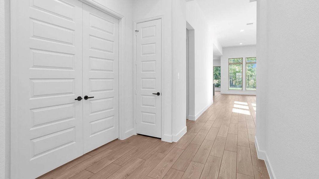 Spacious, unfurnished interior of a new home in The Highlands 65', Porter (Image 13).