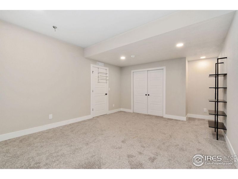 Spacious, unfurnished interior of a new home in , Timnath (Image 14).