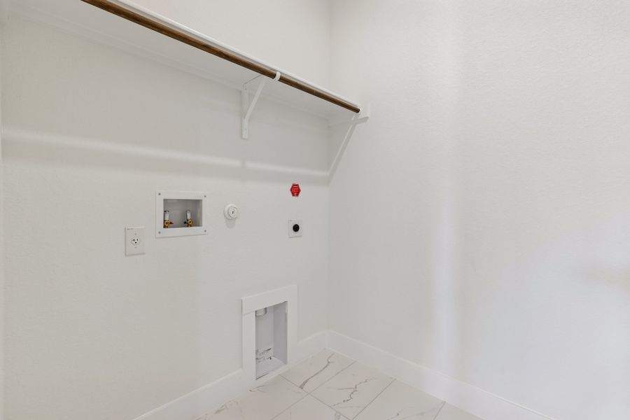 Spacious, unfurnished interior of a new home in Persimmon, Buda (Image 15). Spacious, unfurnished interior of a new home in Persimmon, Buda (Image 15).