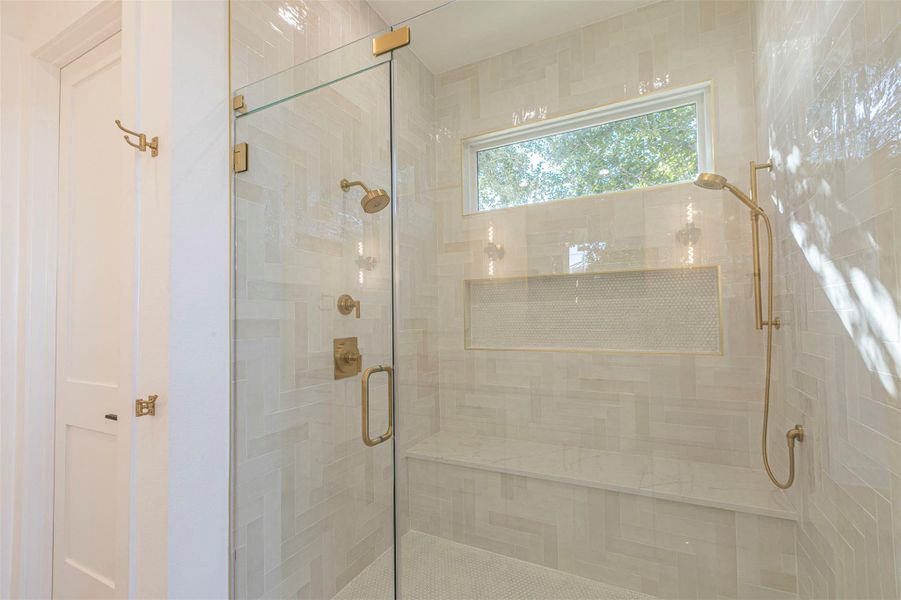 Furnished interior view inside a new home in , Horseshoe Bay (Image 16).