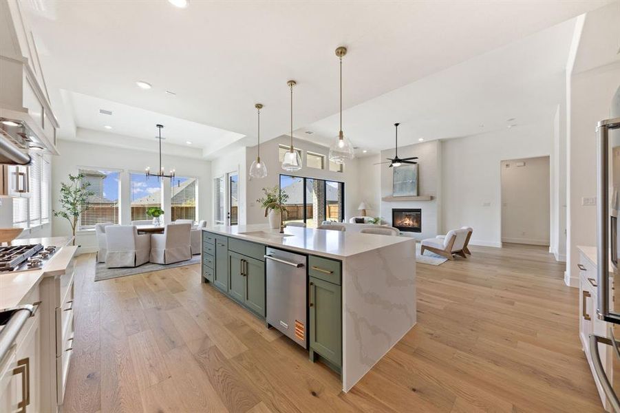 With outstanding style and space, all the chefs in the family will love creating culinary delights in this dream kitchen!