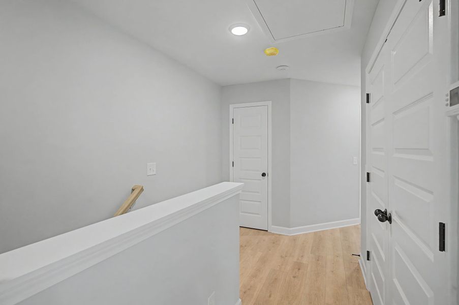 Spacious, unfurnished interior of a new home in Oxford Station, Gallatin (Image 38).