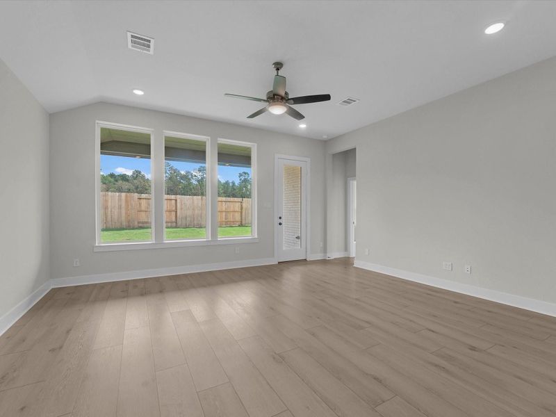 Spacious, unfurnished interior of a new home in Clopton Farms, Montgomery (Image 18).