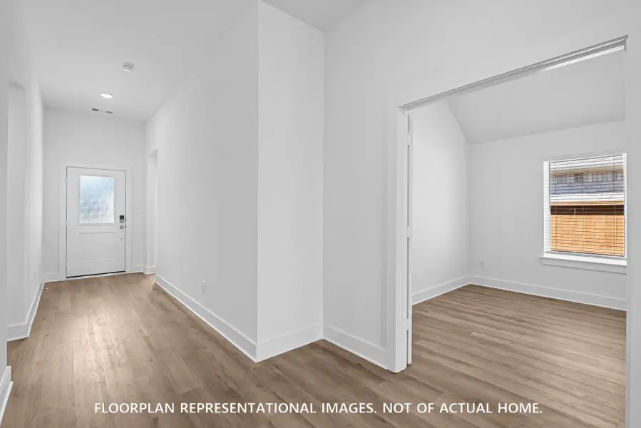 Spacious, unfurnished interior of a new home in Ambrose, La Marque (Image 12).