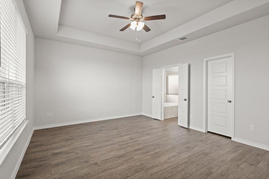 Spacious, unfurnished interior of a new home in Rocky Creek Crossing, Fort Worth (Image 13). Spacious, unfurnished interior of a new home in Rocky Creek Crossing, Fort Worth (Image 13).