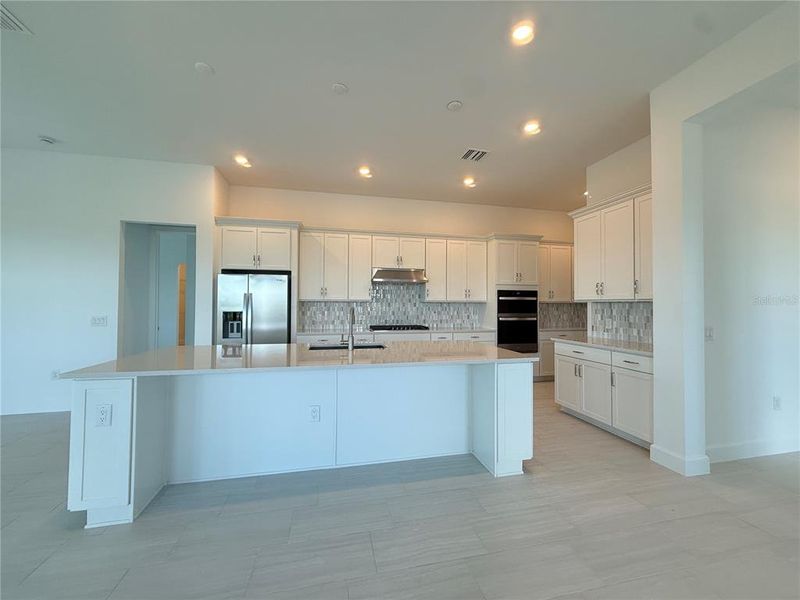 Furnished interior view inside a new home in Del Webb Catalina, Lakewood Ranch (Image 10).