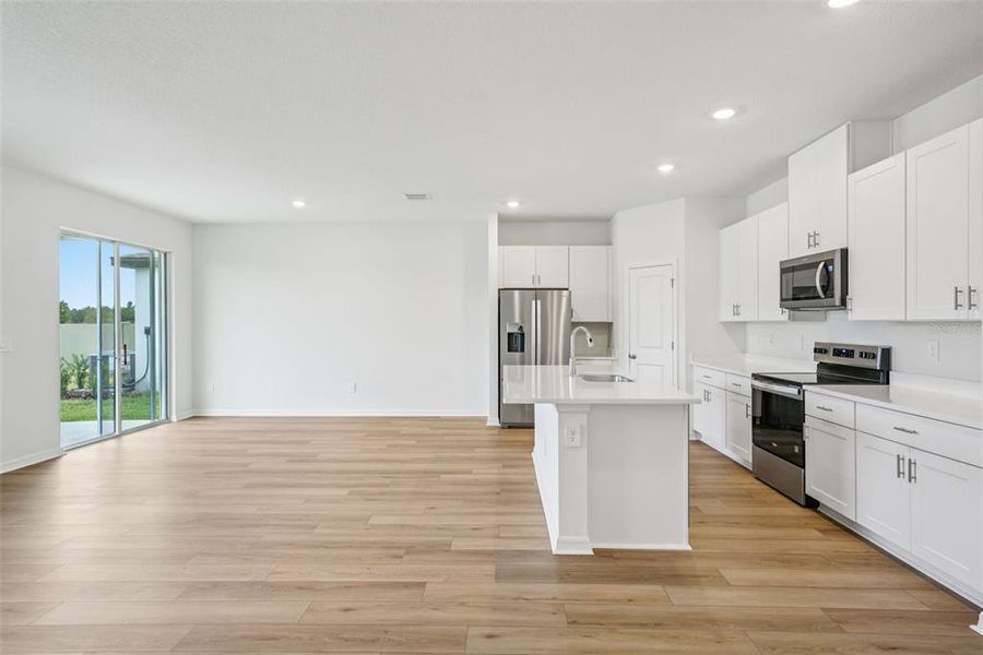 Spacious, unfurnished interior of a new home in Two Rivers - Classic Series, Zephyrhills (Image 32).