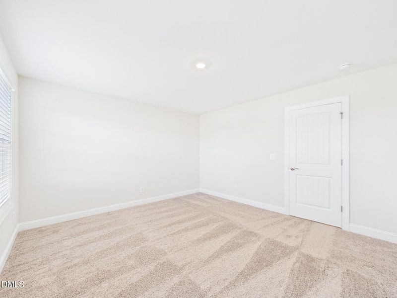 CAM01608G0-PR0122-STILL057