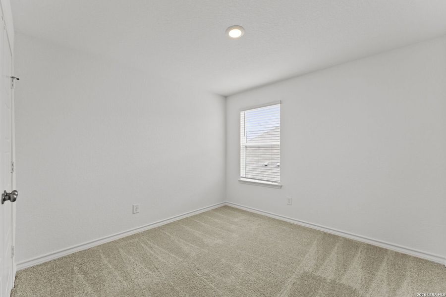 Spacious, unfurnished interior of a new home in Dove Song, Marion (Image 31).