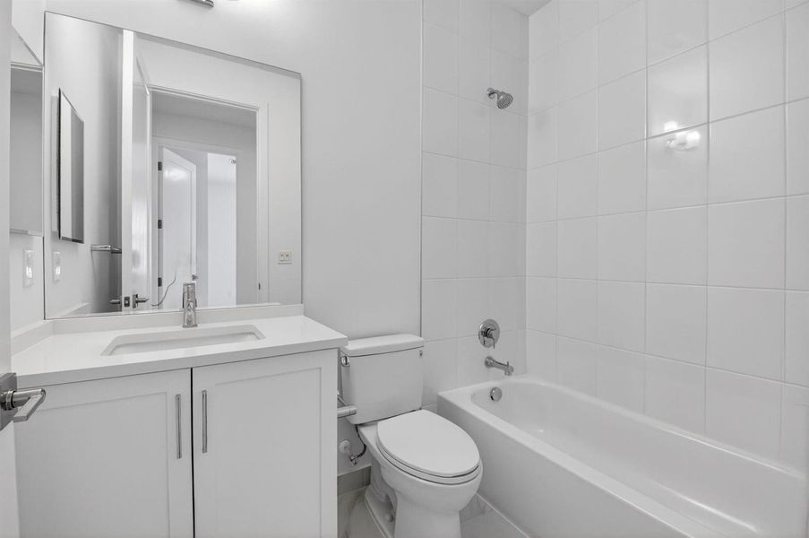 Full Bathroom Full Bathroom