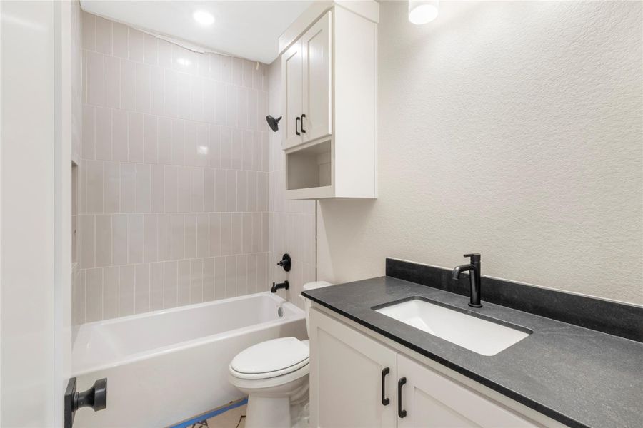 Furnished interior view inside a new home in , Bryan (Image 4).