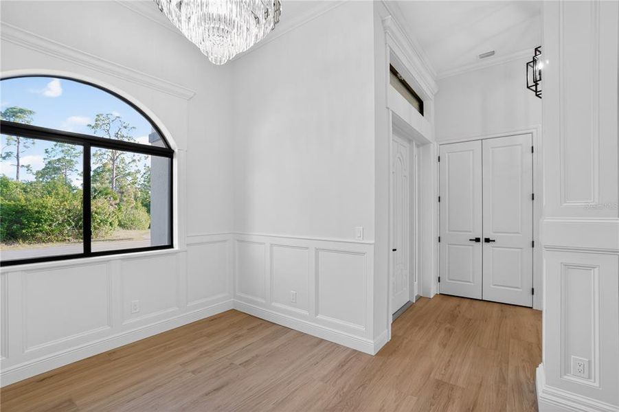 Spacious, unfurnished interior of a new home in , Port Charlotte (Image 74).