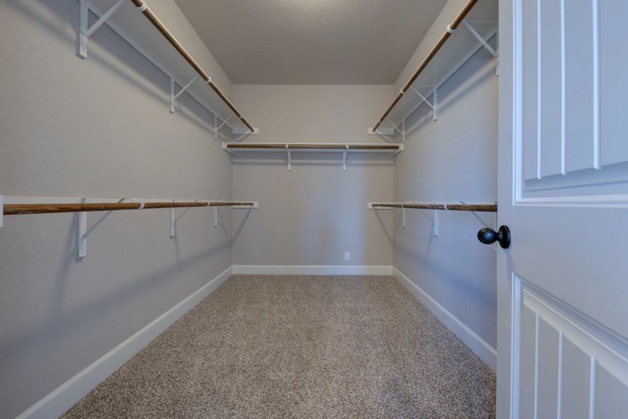 Representative unfurnished interior of a home built from the Barnett by Ashton Woods in Sunday Creek at Kinder Ranch, San Antonio (Image 27).