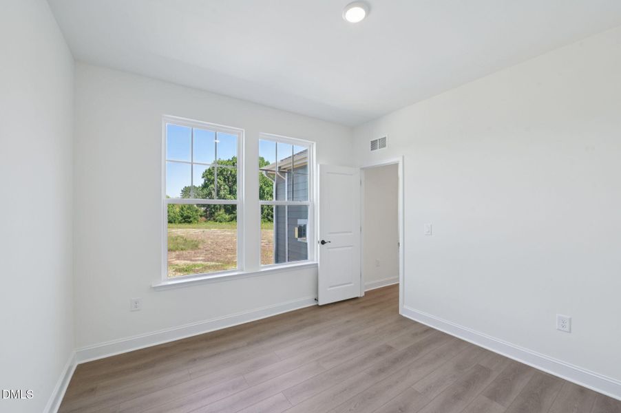 62-web-or-mls-211 Alden Way-019