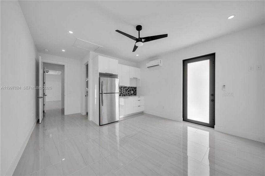 Spacious, unfurnished interior of a new home in , Lehigh Acres (Image 17).