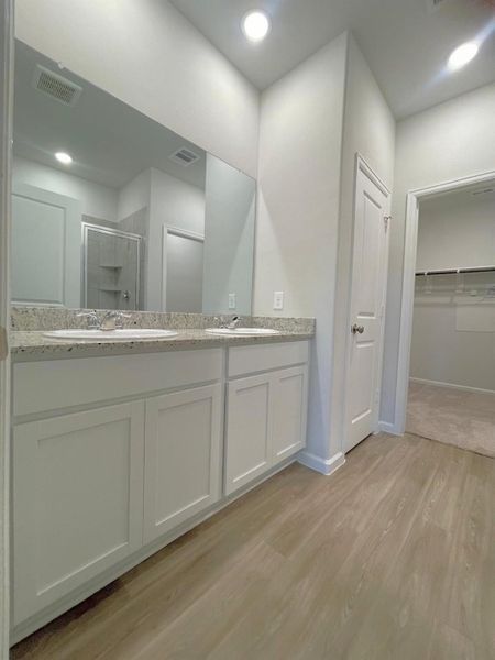 Image 11 of a home in Lakes at Black Oak. Image 11 of a home in Lakes at Black Oak.