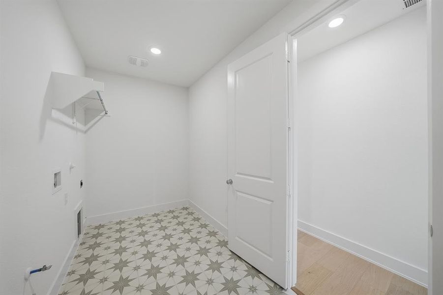 Spacious, unfurnished interior of a new home in Devonshire, Forney (Image 33). Spacious, unfurnished interior of a new home in Devonshire, Forney (Image 33).