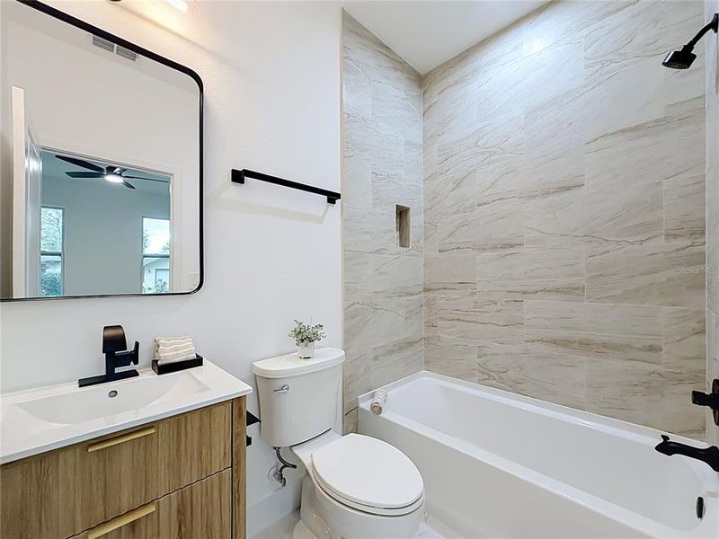 Furnished interior view inside a new home in , Orlando (Image 7).