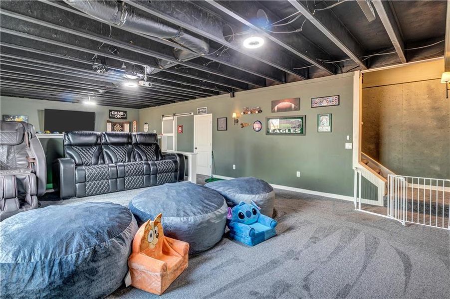 Community amenities in Thompson Ridge, Dallas (Image 35).