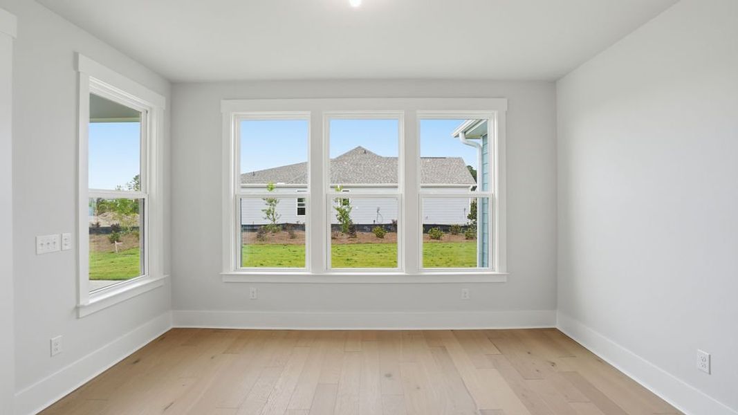 Spacious, unfurnished interior of a new home in Sun City Hilton Head, Bluffton (Image 14).