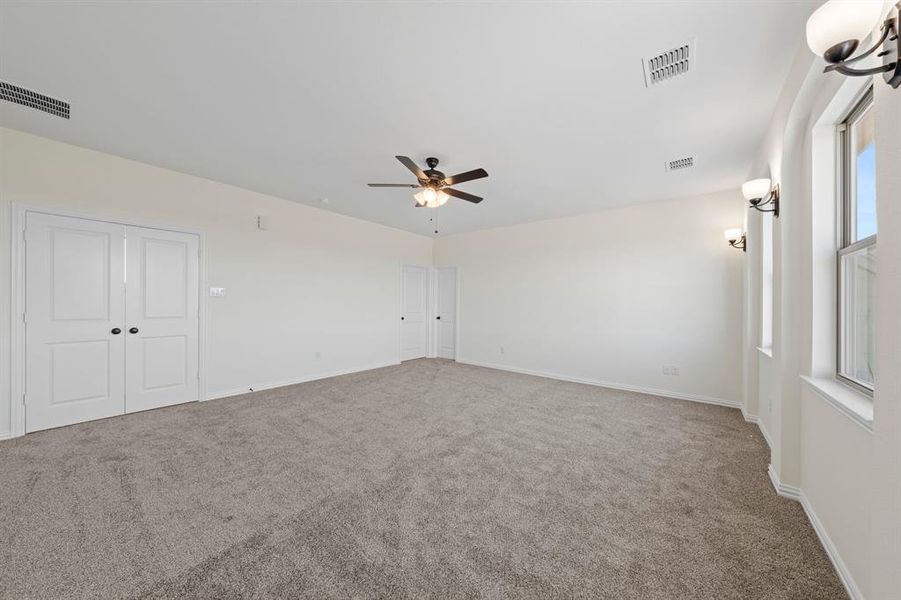 PIC IS NOT OF ACTUAL HOME. PICS TO SHOW STYLE ONLY