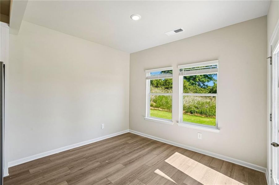 Spacious, unfurnished interior of a new home in Hawthorne Station, College Park (Image 29).