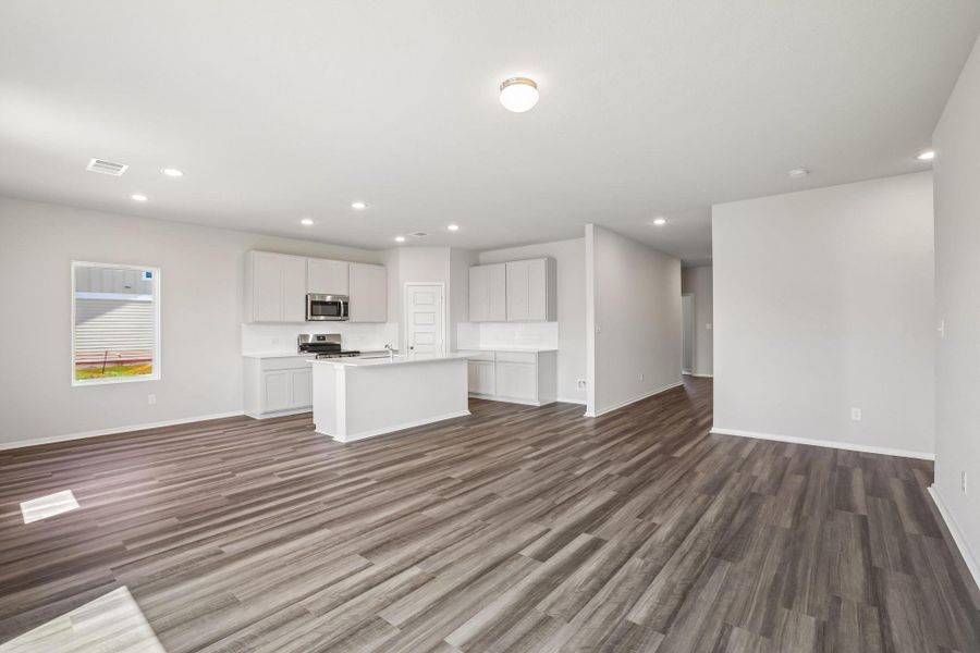 Spacious, unfurnished interior of a new home in Edgebrooke, Pflugerville (Image 15). Spacious, unfurnished interior of a new home in Edgebrooke, Pflugerville (Image 15).