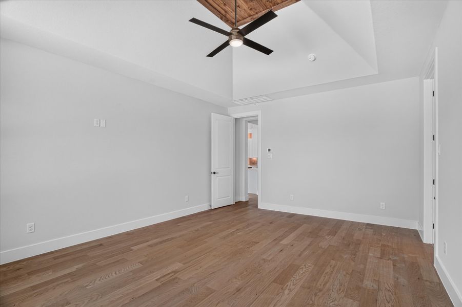 Spacious, unfurnished interior of a new home in Timberview Preserves, Weatherford (Image 30).