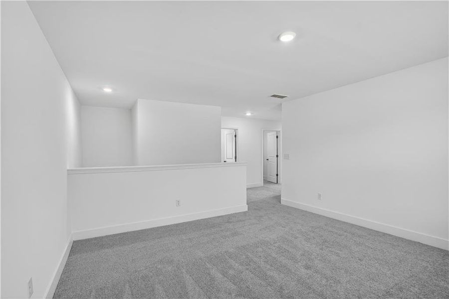 Spacious, unfurnished interior of a new home in Shadow Creek, Jackson (Image 29).