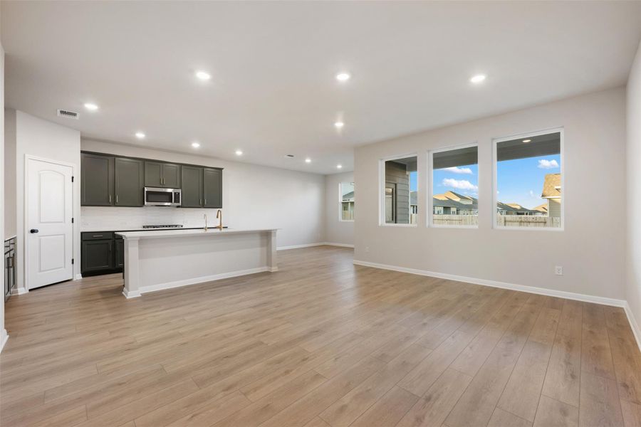 Photos are representative images and renderings for illustrative purposes only. Actual structural options and design images of the home may vary. Photos are representative images and renderings for illustrative purposes only. Actual structural options and design images of the home may vary.