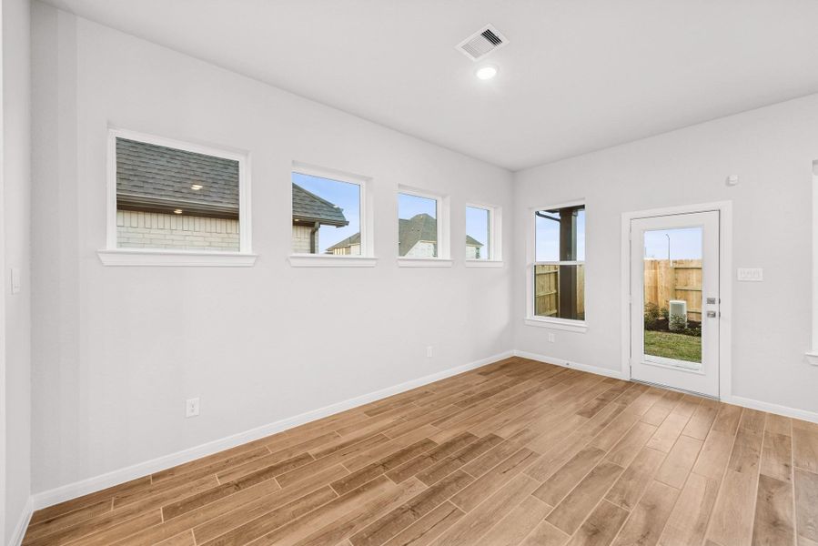 Spacious, unfurnished interior of a new home in The Grand Prairie 50’, Hockley (Image 29).