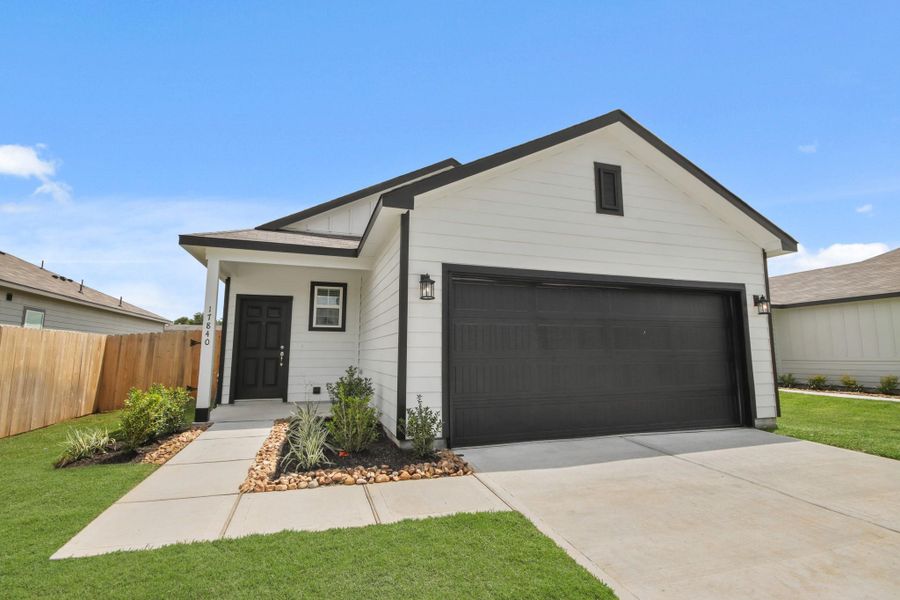 Front exterior of a home in the Sherwood Glen community, located in Conroe, TX (Image 18). Front exterior of a home in the Sherwood Glen community, located in Conroe, TX (Image 18).
