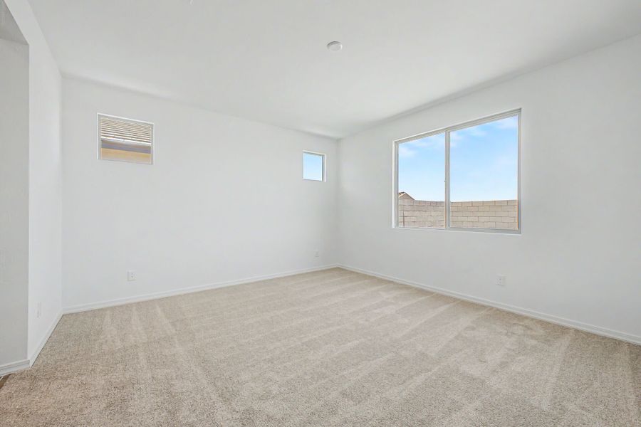 Spacious, unfurnished interior of a new home in Soleo, San Tan Valley (Image 8).