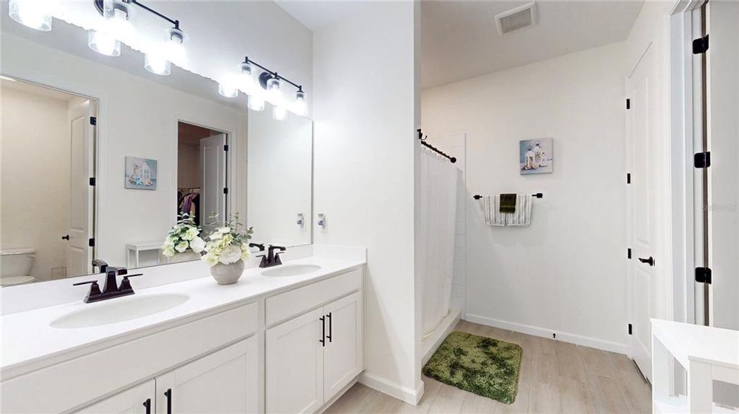 Furnished interior view inside a new home in , Winter Haven (Image 5).