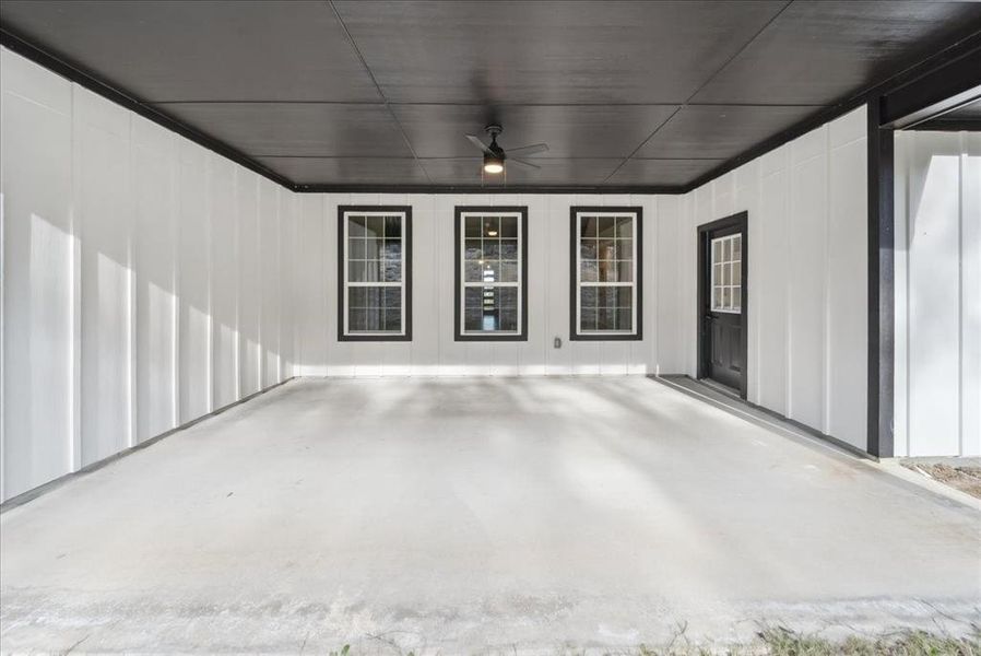 View of patio / terrace with ceiling fan