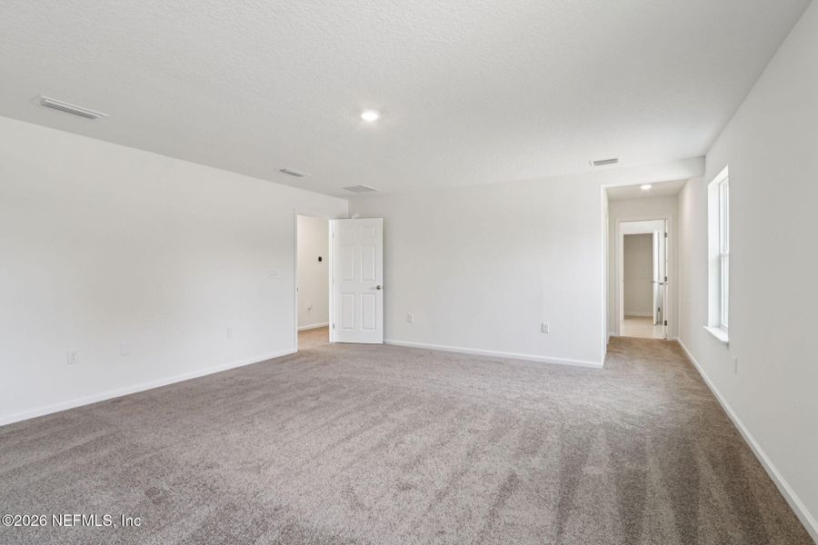 Spacious, unfurnished interior of a new home in Copper Ridge, Jacksonville (Image 16).