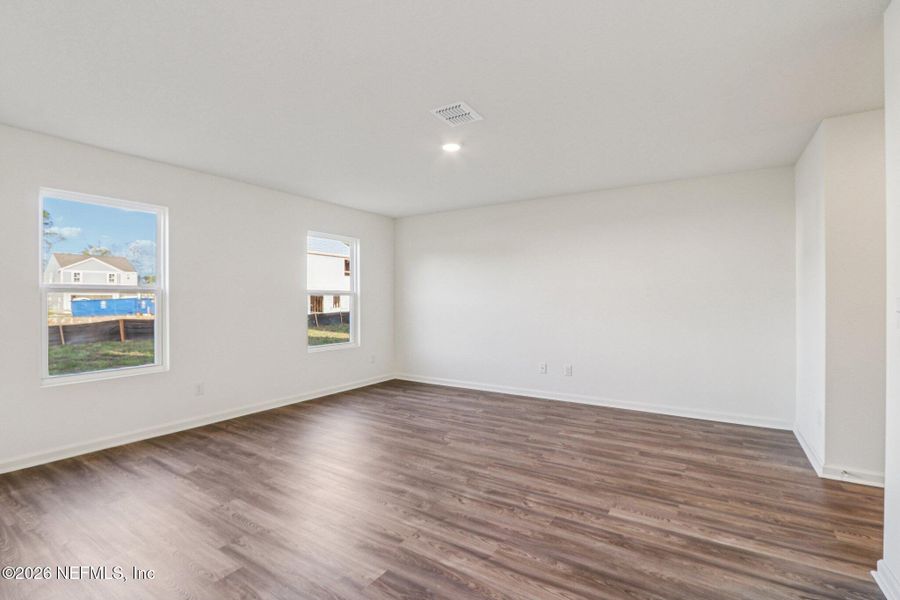 Spacious, unfurnished interior of a new home in Park Grove, Jacksonville (Image 14).