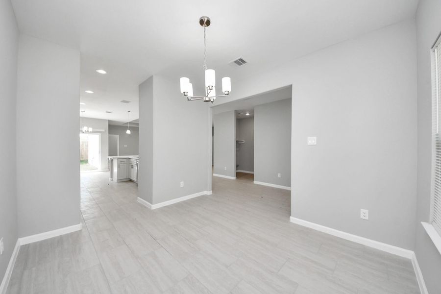 Spacious, unfurnished interior of a new home in , Houston (Image 40).